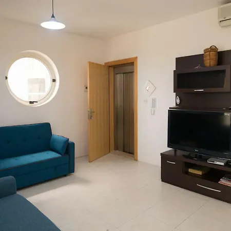 Seafront Mellieha By The Beach דירה